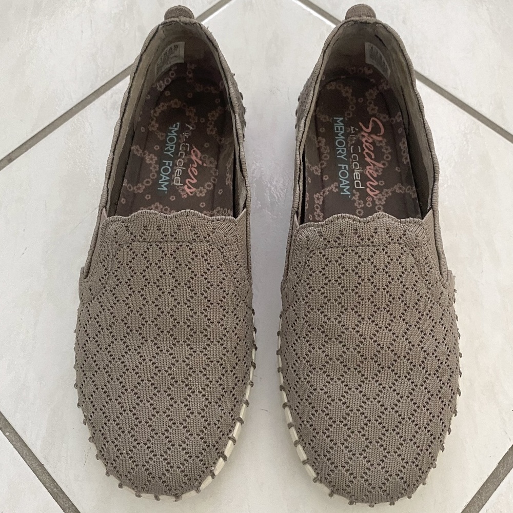 Skechers Active Slip-On Size 6 Neutral Dark Taupe